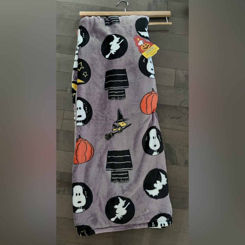 Peanuts Halloween Snoopy Woodstock Witch Pumpkin Purple 50X70 Blanket Throw NEW